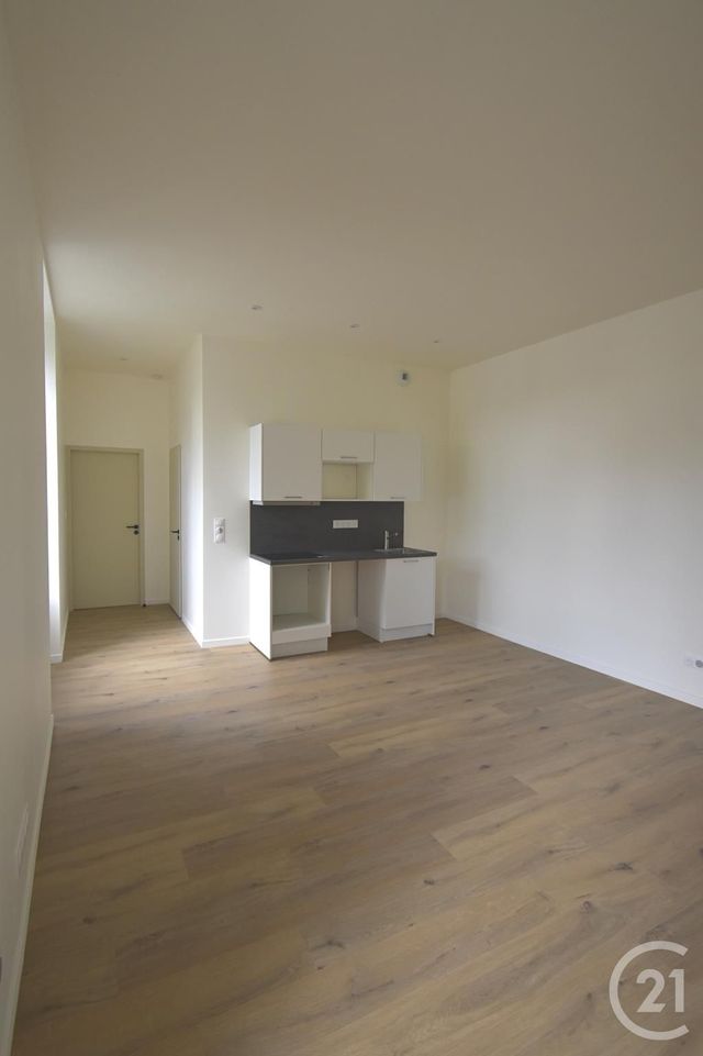 Appartement T3 à louer - 3 pièces - 56.3 m2 - LAVAL - 53 - PAYS-DE-LOIRE - Century 21 Dréano Immobilier