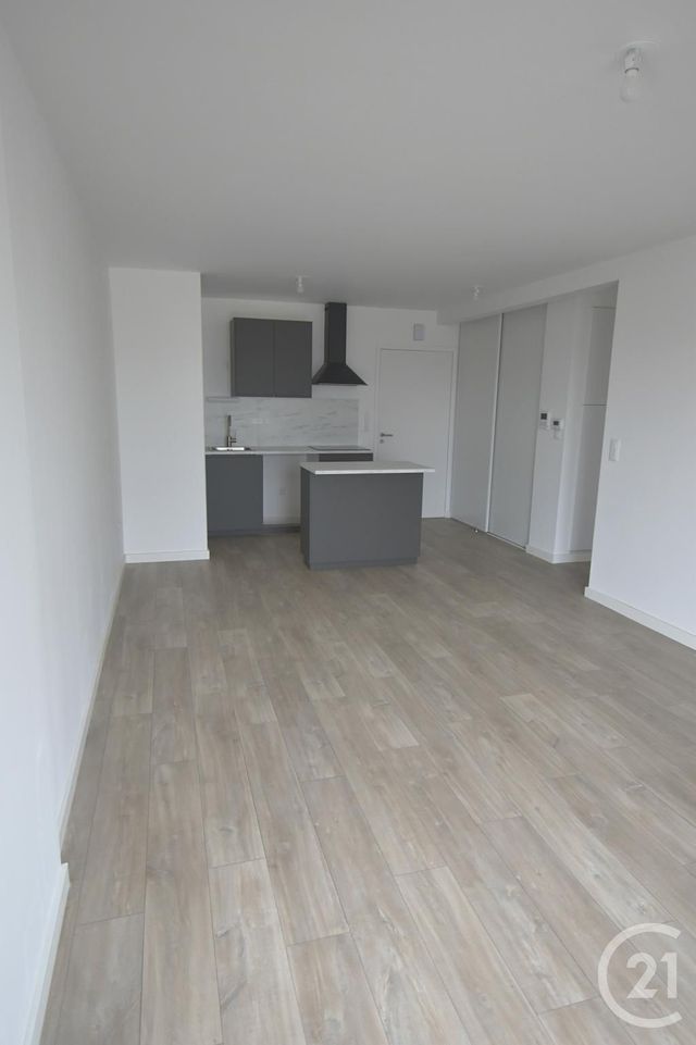 Appartement T3 à louer - 3 pièces - 62.99 m2 - LAVAL - 53 - PAYS-DE-LOIRE - Century 21 Dréano Immobilier